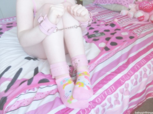 babygiirlthings:  The Pink bondage set I ordered came in!!!! eeee!!! I couldn’t be happier!! 