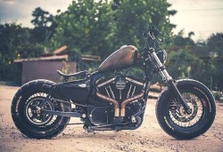 thelowendrider:  Via @bobbers_n_choppers on IGhttp://instagram.com/p/rDwlRSJ7Yu/