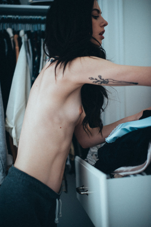 sarahnicoleharvey: ‘Changing Room’ for TOKSICK MAGAZINE Sarah Nicole Harvey x David Char