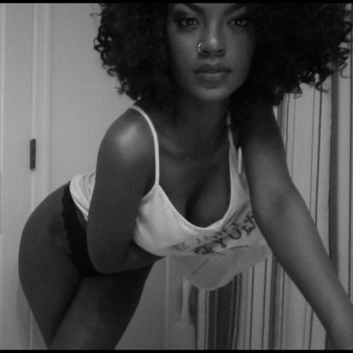luvisblack:  #LuvIsBlack  #Seduction #Curves