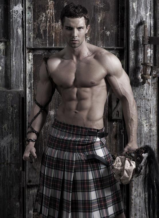 do-not-open-til-christmas:  marcelenur:  http://marcelenur.tumblr.com/  Hadrian,