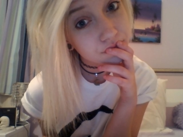 oldst0rms:  alternative-grunge-girls:  0liii:  luna, you’re so cute tho  ~  fuk
