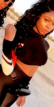 Ayyyyyeeeee look at Johari!!!!yada Queen