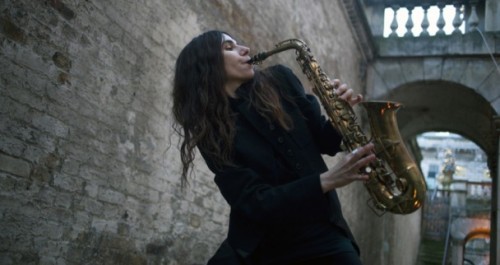 about90srock:PJ Harvey will record her ninth album at a London museum where passersby can watch her,