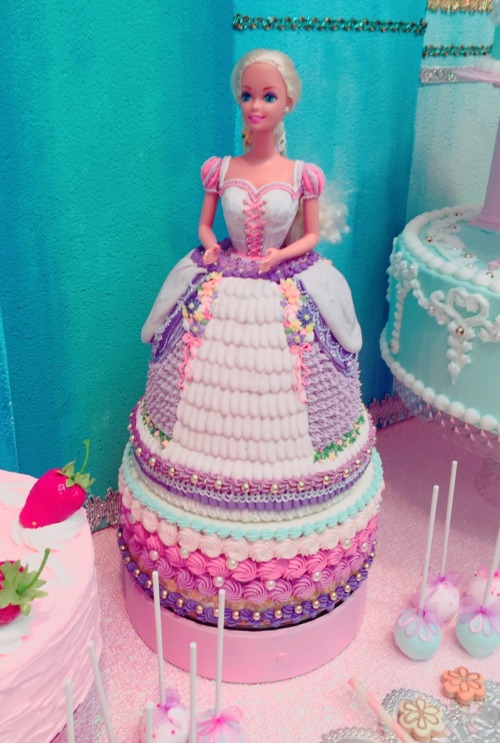 strawberryskies: Kunika’s EDEN Exhibition in Shibuya was incredible and beautiful! Everything 