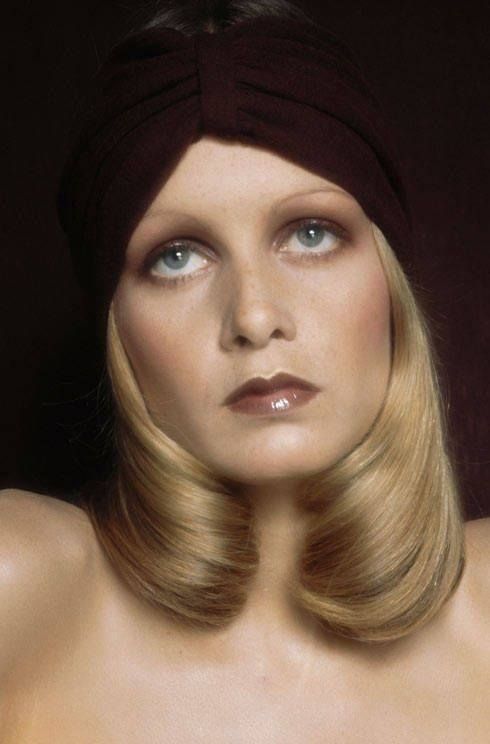 huzzarhuzzar:Twiggy by Justin de Villeneuve