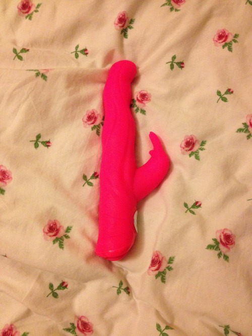 totallyfuckingfetch:  Pretty in pink xox 