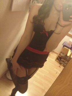 alwayys-hornyy:  maid outfit :) kushra.tumblr.com