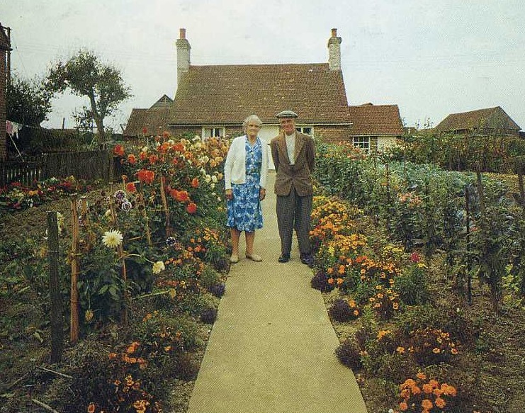 digbicks: Journalist Ken Griffiths took photos of his parents in their garden in