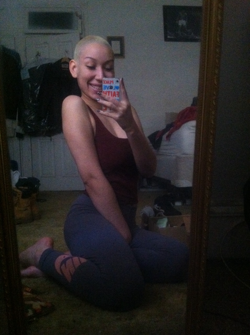 thep0pularnobody:  I hate smiling in pictures.