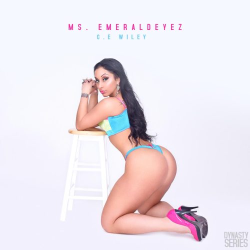 handsonexperiencexxx:  1sograteful:  Mz. Emerald Eyez  (via TumbleOn ) 