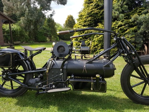 steampunktendencies: This Coal Fired Steam Bike https://steampunktendencies.com/this-coal-fired-steam-bike/