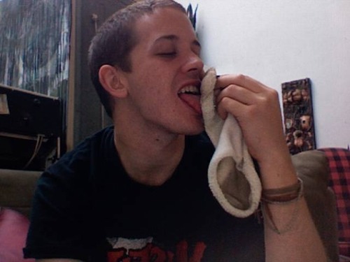 sweatysocksnsneakers: Web find.