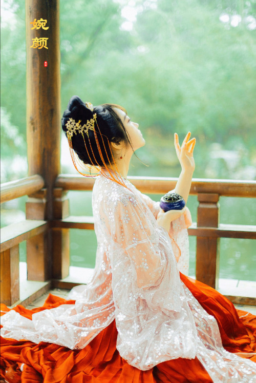 hanfugallery:Traditional Chinese hanfu by 張mo_