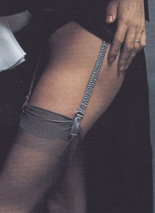 ialu:gainsbourg and birkin photographed by helmut newton in 1978 (detail)