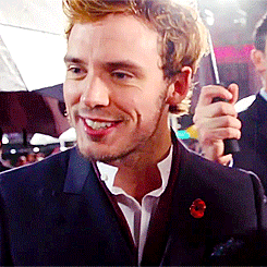 trojanfever:  oneprinceeric:  Dat wink   I will cuddle this man so hard.