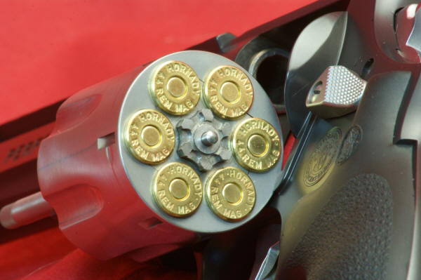 gunrunnerhell:  Smith &amp; Wesson 629 .44 Magnum Hunter A custom model from
