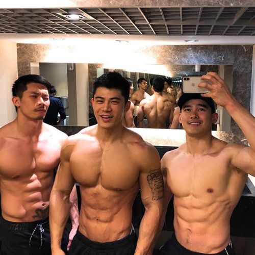 pornhunks.tumblr.com/post/173288543560/