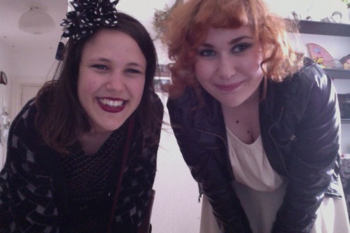 derri-dada:  everyone!!! my dear roommate annesjl has now joined the hell that is tumblr, pls follow her :) 