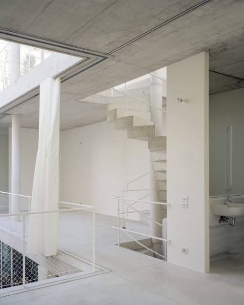 spatula: (via Arquitectura-G, Maxime Delvaux · Casa Costa · Divisare)