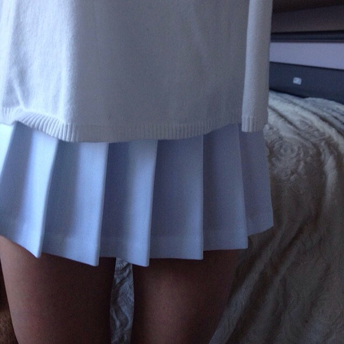 White pleated tennis skirt