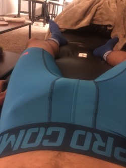 sportsandsox:  Working out made me pretty horny