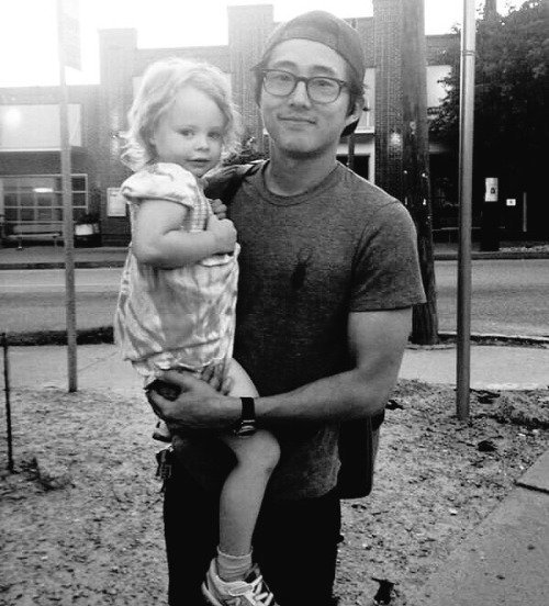 brnthal:  &lt;i&gt;The Walking Dead cast with children&lt;/i&gt;