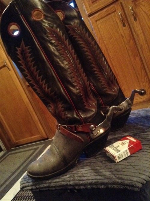 mainecowboy: Thanks Chris. Cowboy buddy gave me these hot boots and Spurs when he got a new pair. Ch