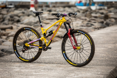 zunellbikes:Sam Hill’s Nukeproof Mega 290