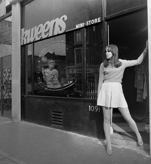 huffpoststyle:  The Miniskirt: A controversial history Photos from Getty Images
