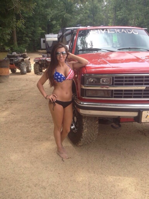 ashlyn-belle:  I got my shades on, top back, Rollin with the music jacked up, one on the wheel, one around you baby🎀  Wow… Let’s go muddin or anything else you’d like