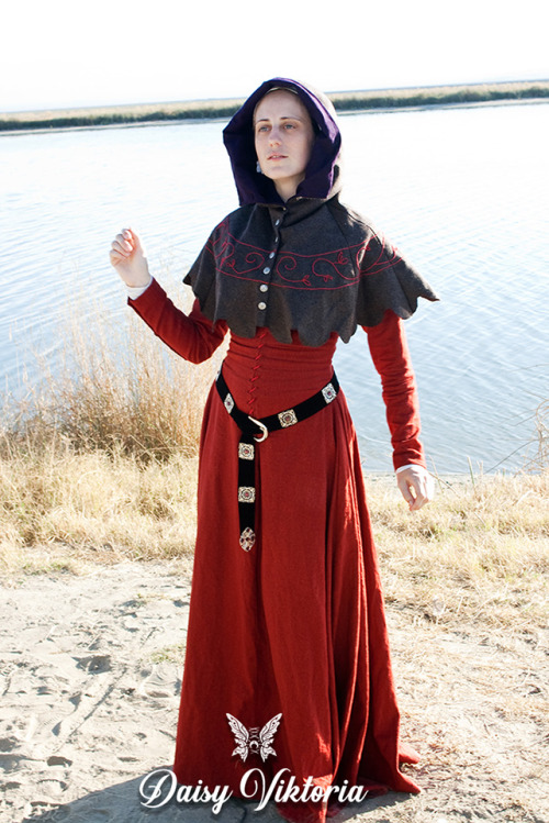 Medieval costumes by Daisy Viktoria1. Eowyn3. Miranda from John William Waterhouse’s painting of Mir