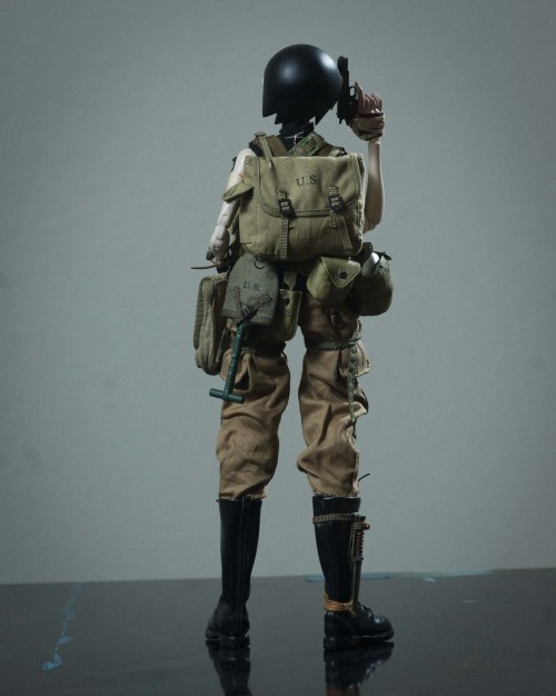 This is a kitbash I did of an Isobelle Pascha figure from ThreeA. Most of the gear is from WWII dude