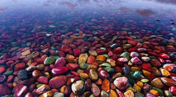 sixpenceee:  Pebble Shore Lake along with being one of the most colourful and scenically