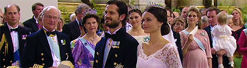 princessphines:  One heartwarming moment during the wedding ceremony of Prince Carl