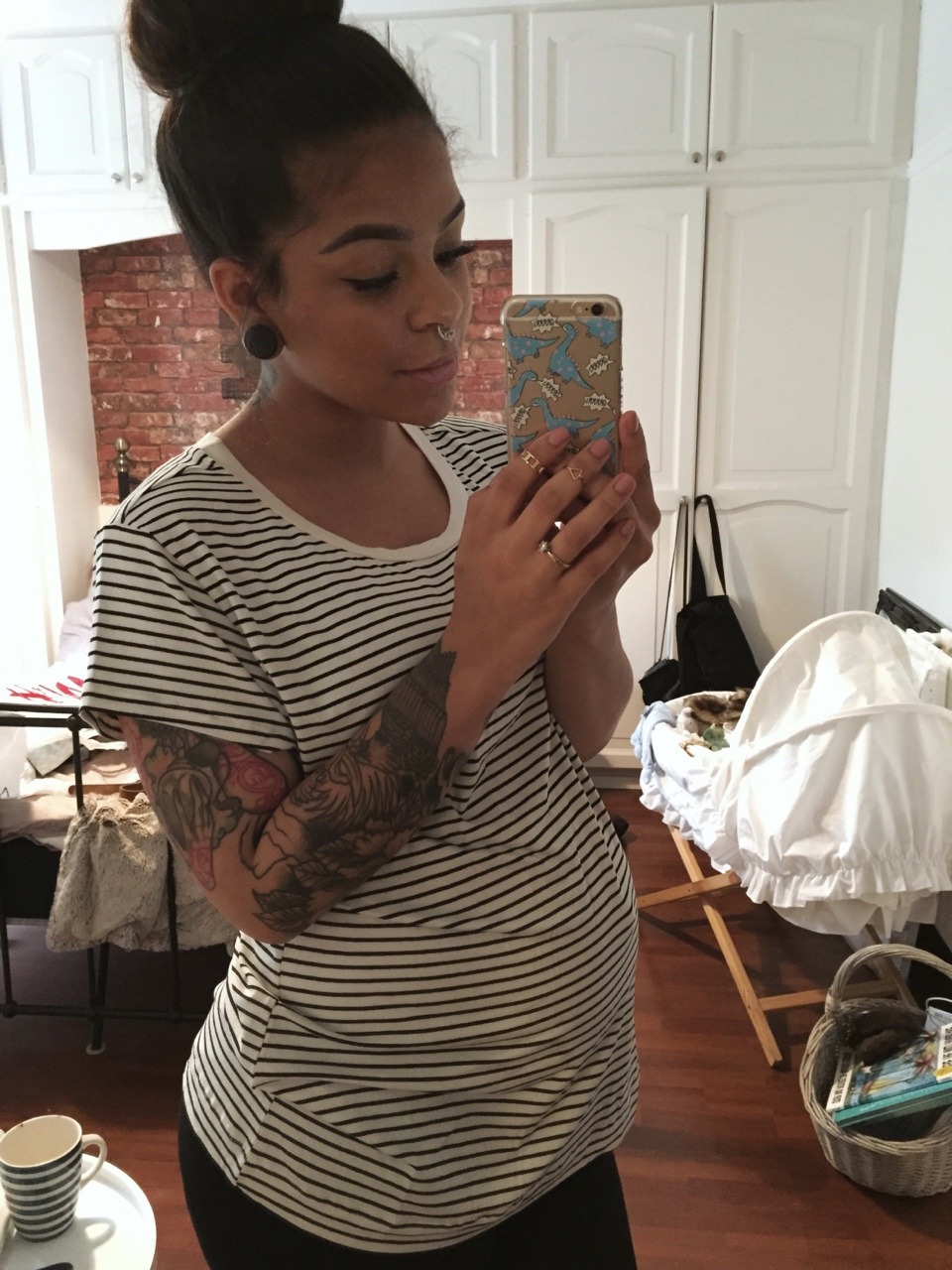 mia-redworth:  bump selfies 