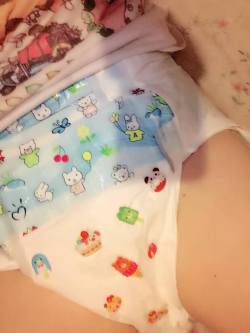 Brattybedwetter: My Little Girl Put Stickers All Over Her Big Crinkly Diapey!!  She’s