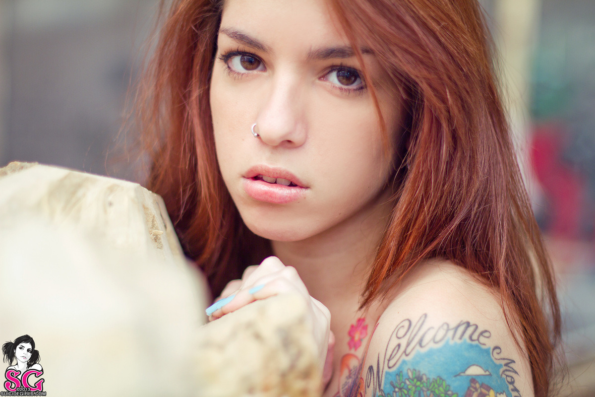 beautifulgirlsmakemesuicidal:  Capuccetto Suicide 