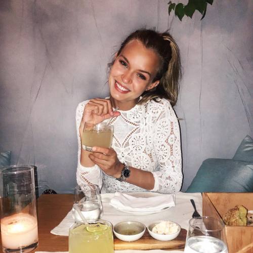joskpage:   vacation vibes #Santorini Island  Victoria’s Secret