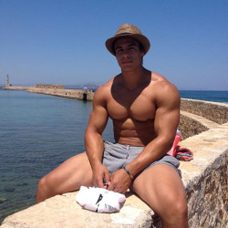 musclegods224:  Loic_zine_official