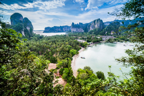 breathtakingdestinations:Railay Beach - Thailand (by BüniD) 