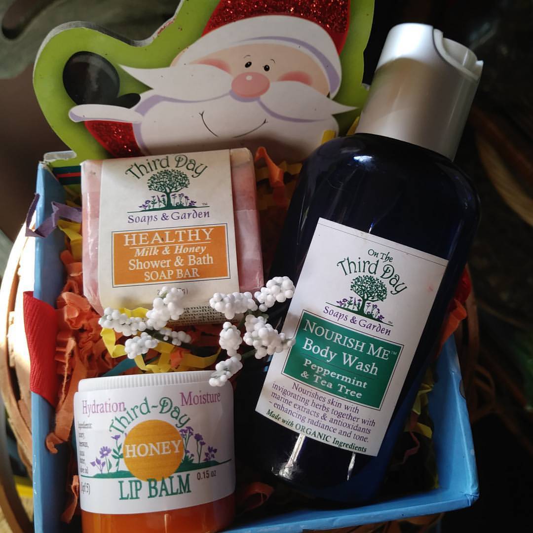 My passion, My Love! — Merry Christmas hostess gifts. A little gift goes...