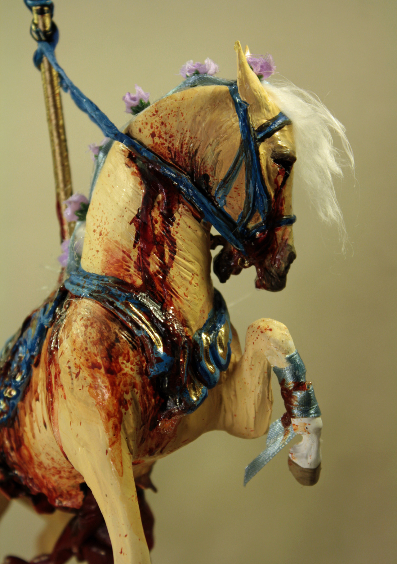 quequinoxart:  “Carnival” polymer clay sculpture by Quequinox Art I’ve been