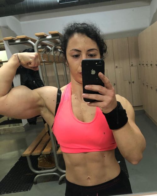 girlswithbiceps:Girl Biceps Rock!