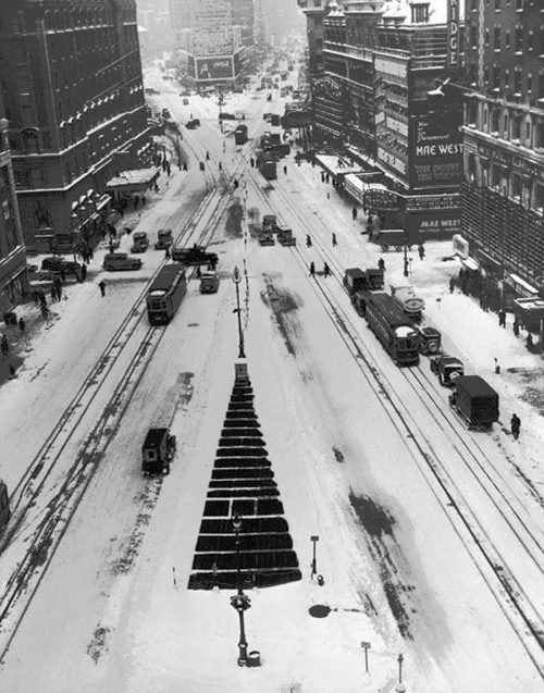 February 12, 1933: Times Square after 7 inches of overnight snow.Photo: FPG/Getty Images/Fine A