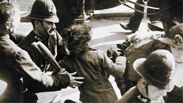 feminismohoy:  El feminismo de antes era el que valía la pena, ese que era pacifico,