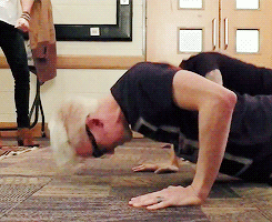 lauuwmcfly:  {Tom is doing Vlogmas} Day 8 ~ McBusted exercises. 
