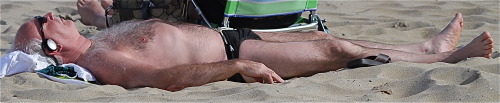 getsnastyonhairydads:  I think this Dad knew what I was probably doing when he caught me taking pics while he was putting his shorts back on.  Taking pics for masturbation purposes!!!