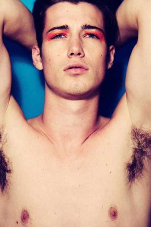 celebpits:  Robbie Beeser