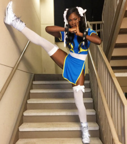 lesser-known:  superheroesincolor:  Amber Cardi as Chun Li for #Halloween [ Follow SuperheroesInColor on facebook / twitter / tumblr ]   Sensational   Her leg long as hell